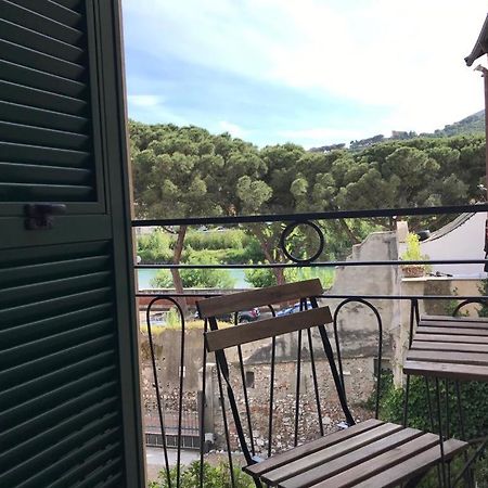 Sanctus Syrus 1 Apartment Albenga Bagian luar foto