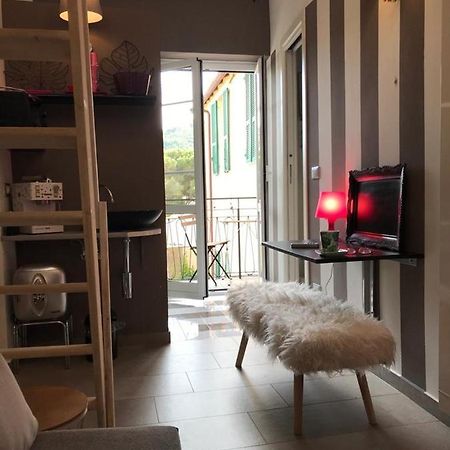 Sanctus Syrus 1 Apartment Albenga Bagian luar foto