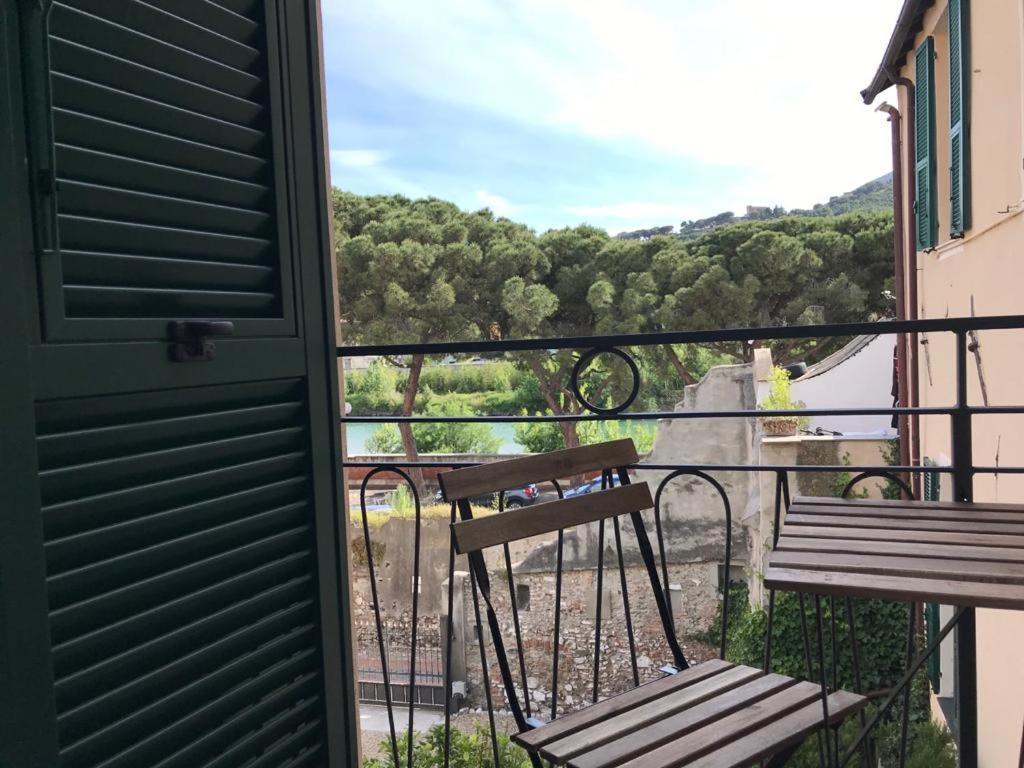 Sanctus Syrus 1 Apartment Albenga Bagian luar foto